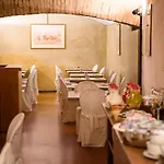 大教堂酒店 3*
